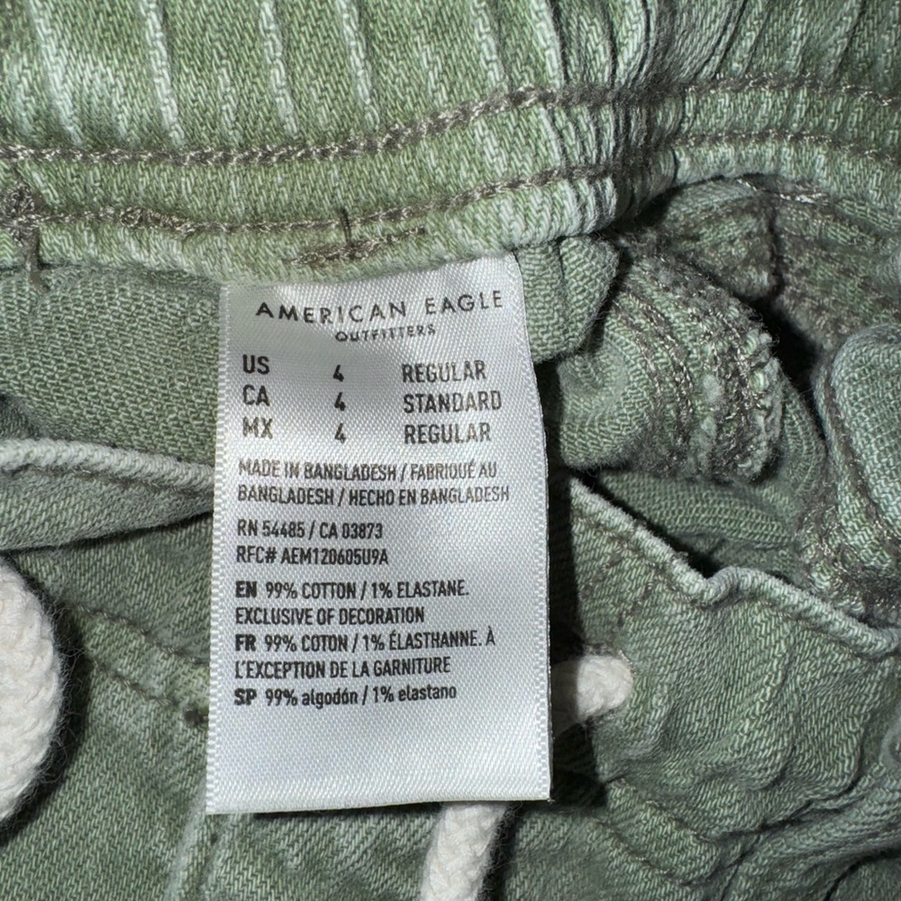 American Eagle Outfitters Olive Joggers. Size 4 - Picture 4 of 4